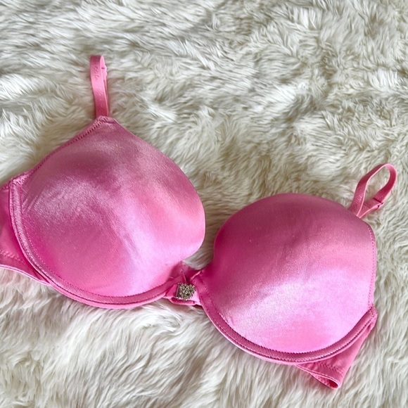 Victoria’s Secret Sexy Little Things Holiday Bra